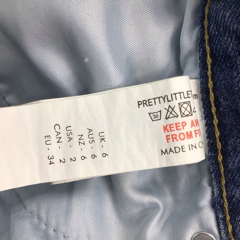 PrettyLittleThing Boyfriend Indigo Denim Woman Jeans - Picture 7 of 9